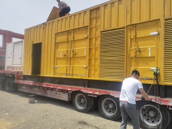 平塘除了负载情况和发动机维护，还有哪些因素会影响 200kw 柴油发电机的油耗？