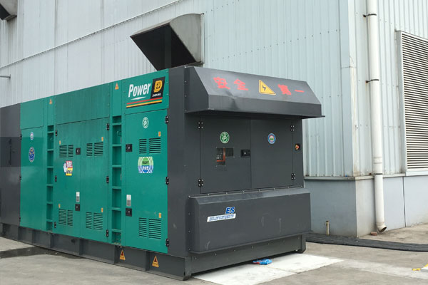 平塘燃油滤清器的更换流程是怎样的？