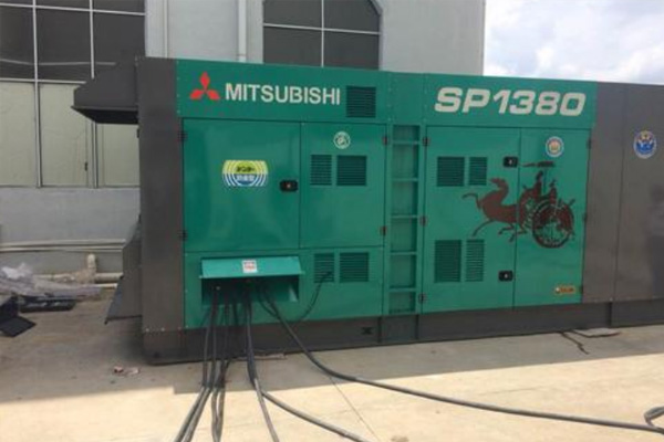 平塘为什么有些柴油发电机组的输出电压可以调节？