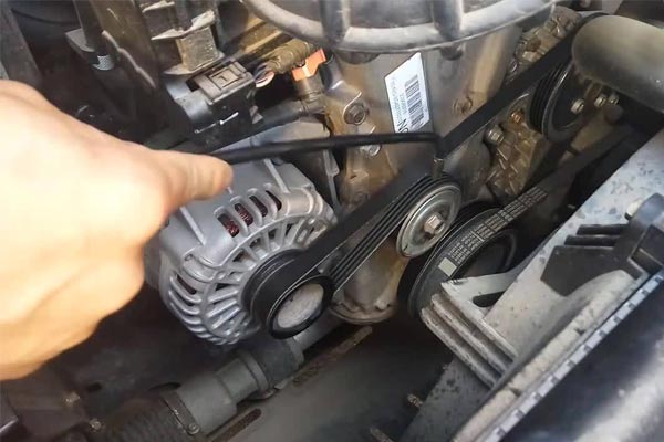 平塘转速传感器的工作原理是什么？