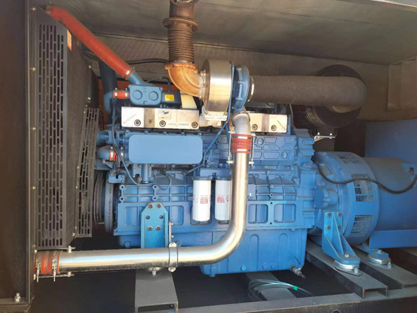 平塘燃油消耗率与进气温度的具体关系是什么？