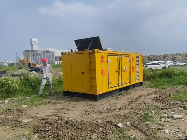 平塘冬季低温环境下，发电机组启动电瓶的容量需求是否会增加？